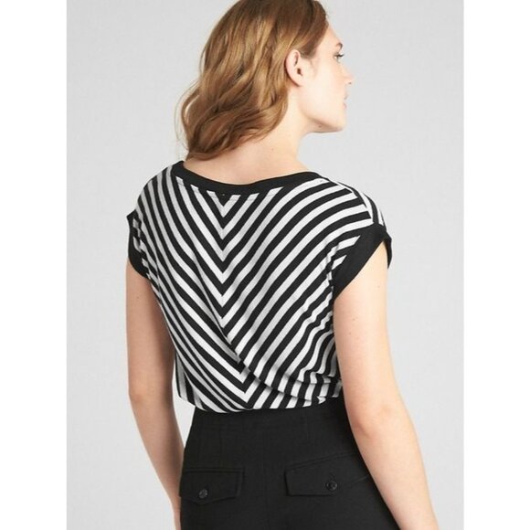 Gap Black & White Stripe Knit Short Sleeve Tee Size S - Picture 3 of 7